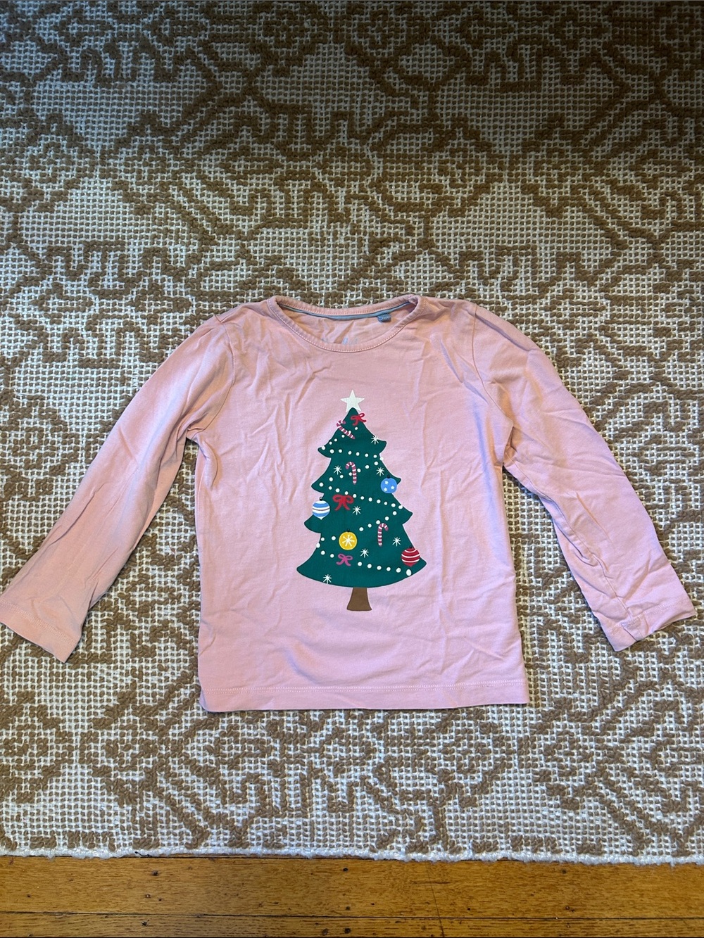 Mini Boden Light Pink Long-Sleeve Tee with Green Christmas Tree, size 4-5T